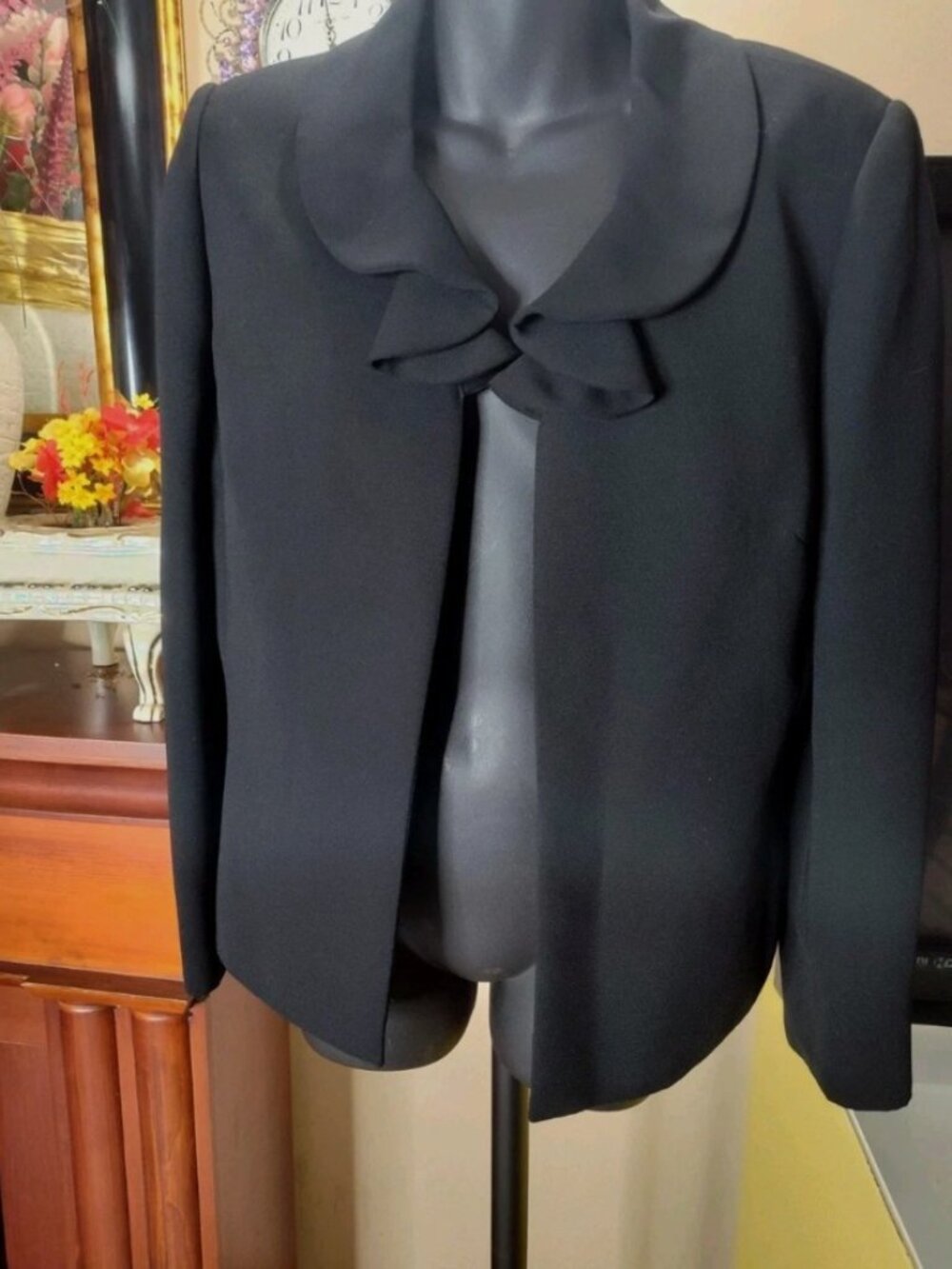 Studio Tahari Front Jacket Blazer Ruffled Collar Black Size 10